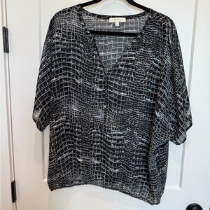 Chaus Black and White 3/4 Sleeve Boxy Blouse